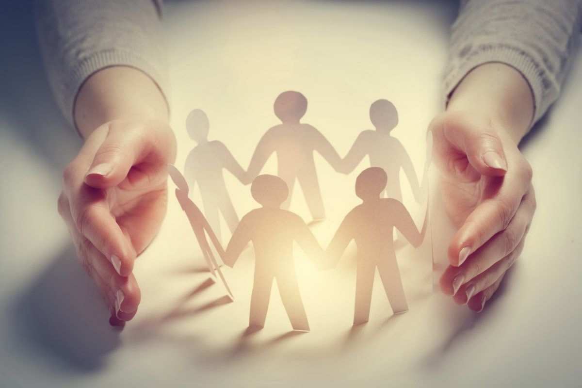 Открытка помощь людям  С днем волонтера  С днем волонтера 