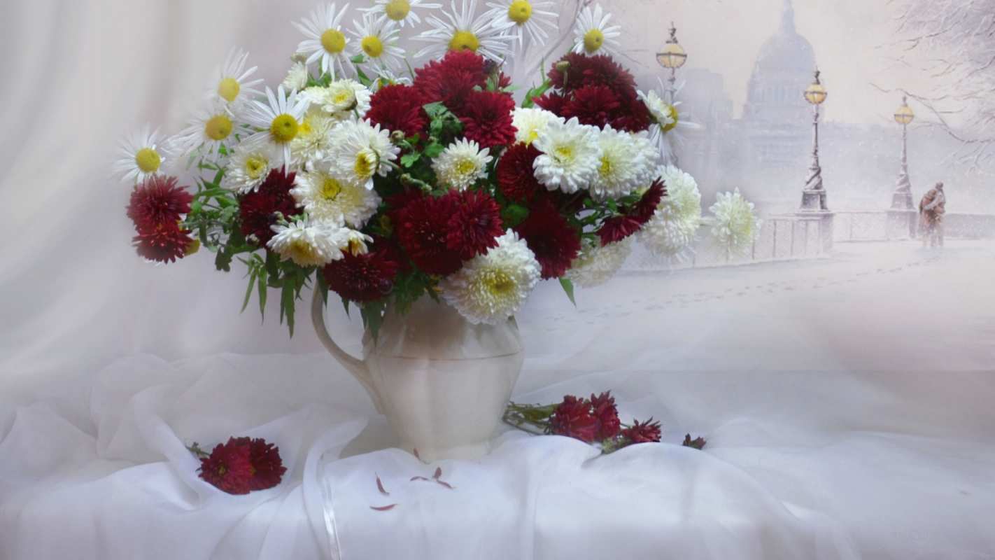 Открытка цветы в вазе  с днем семьи   С днем семьи 