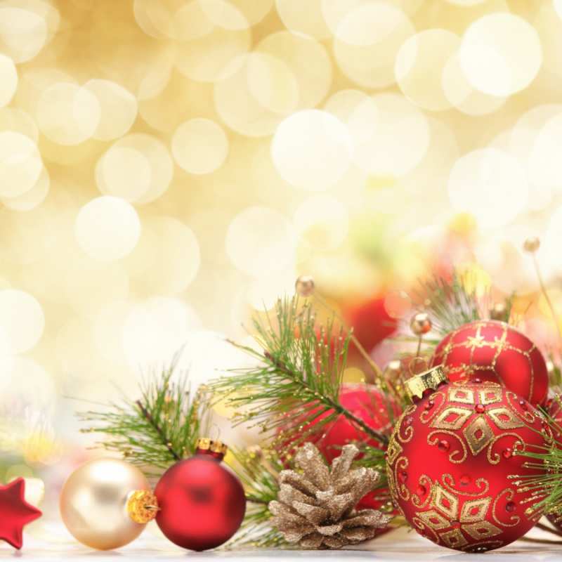 Открытка красные новогодние шары  с рождеством  С рождеством 