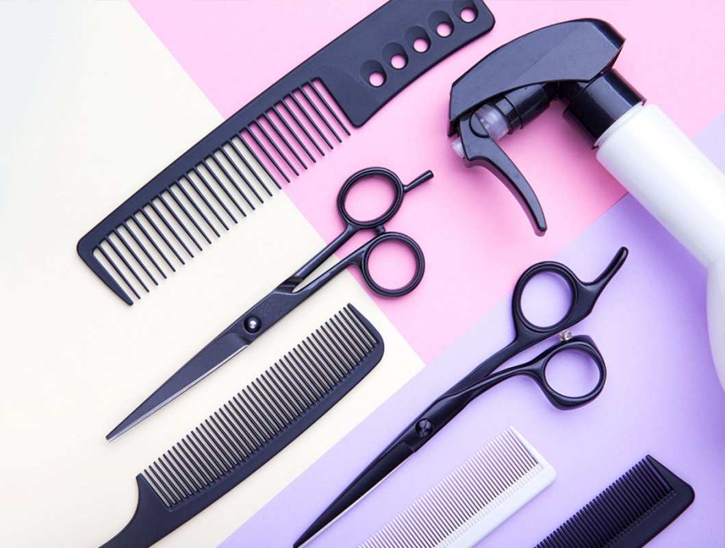 Открытка арт  1 с днем парикмахера расческа 1 С днем парикмахера 