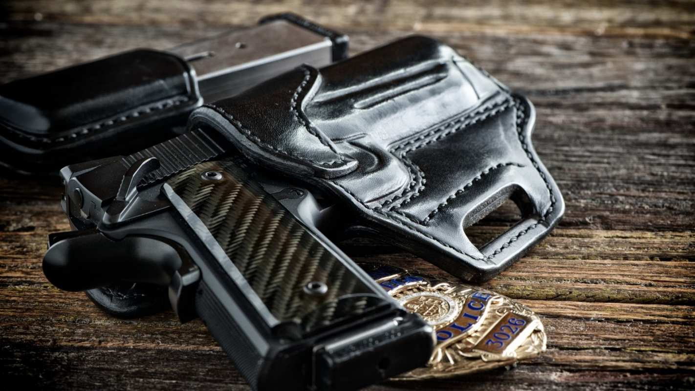 Открытка пистолет 1 пистолет 1 С днем полиции 