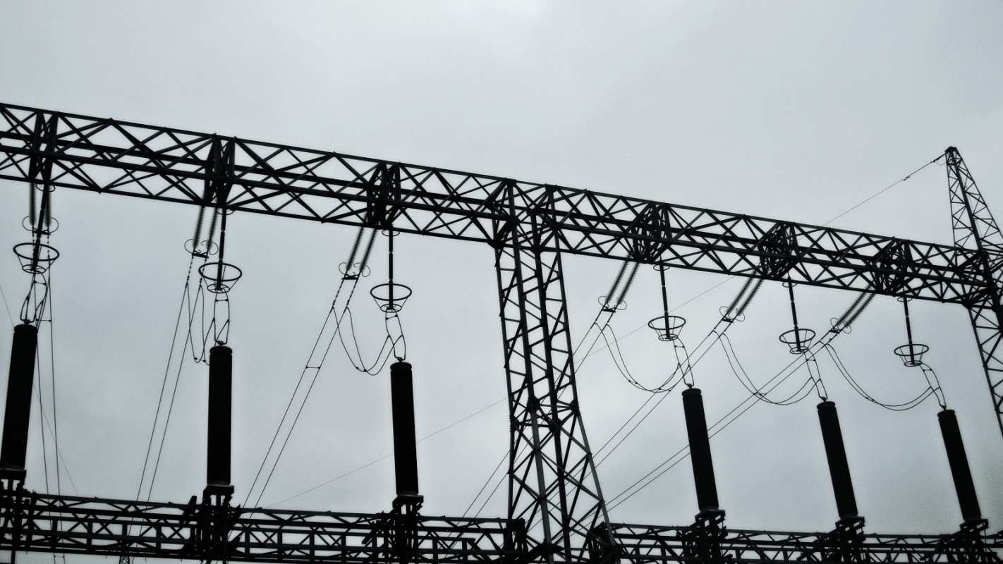 Открытка изоляторы  энергетика  С днем энергетика 