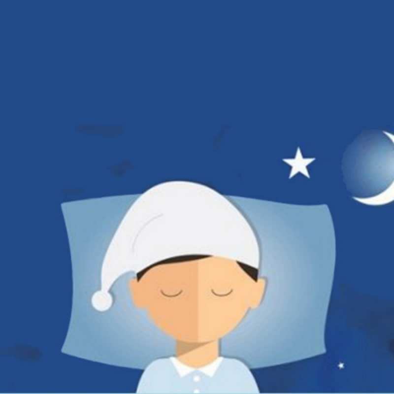 Открытка человек в пижаме ложится спать  подушка и шапочка  Спокойной ночи 