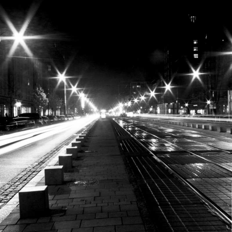 Открытка ночь улица фонарь  проспект  Я по тебе скучаю 