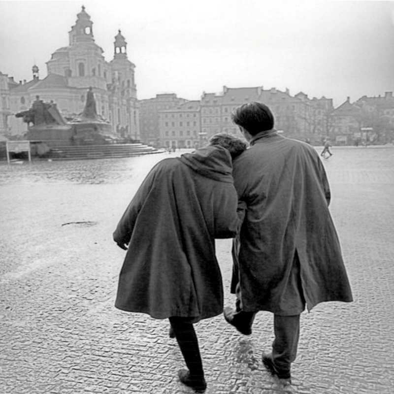 Открытка старинное фото  красивый старый город  Хочу обнять тебя 