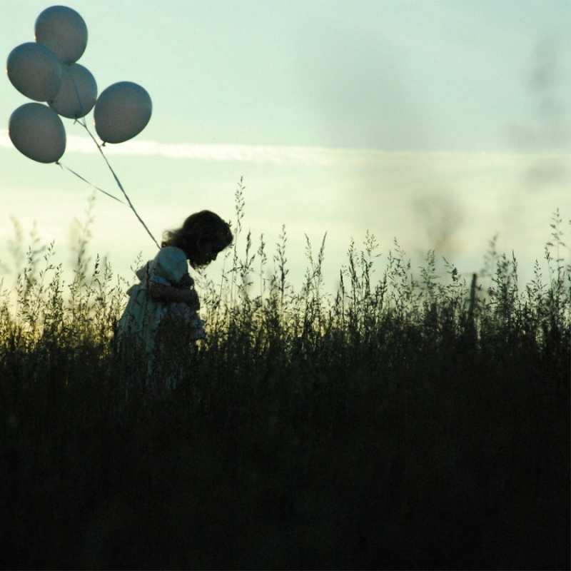 Открытка иду тут с шарами ищу тебя  приходи ко мне и давай дружить  Я по тебе скучаю 